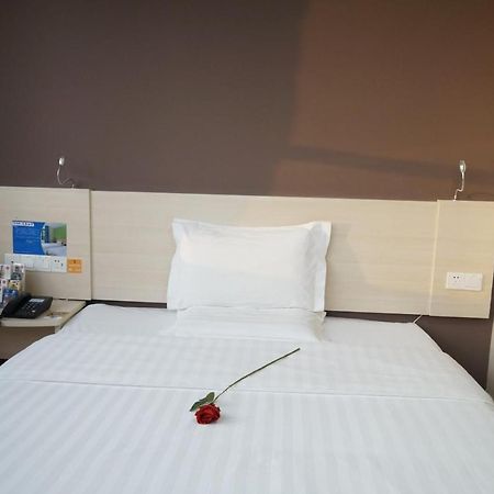 7Days Inn Luoyang Nanchang Road Wangfujing Exterior photo